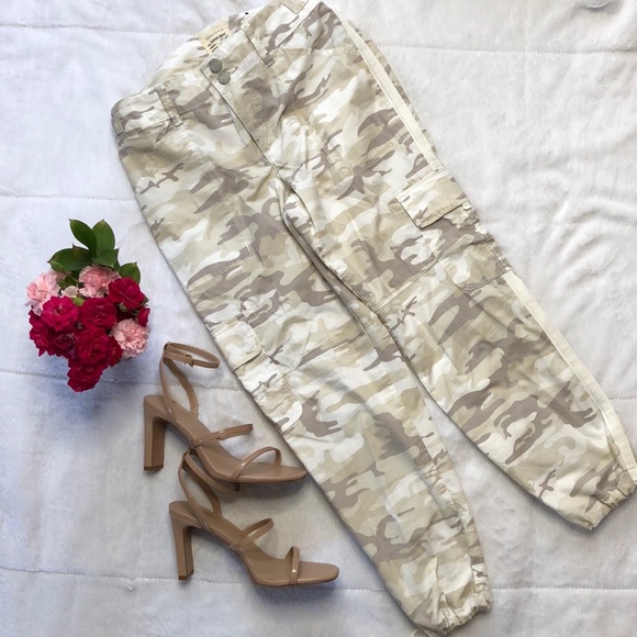 Motif Carefree Cargo Pants 